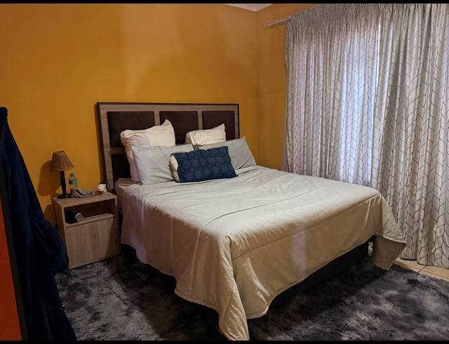 2 BEDROOM APARTMENT FOR SALE IN WATERVAL EAST